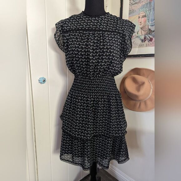 Aqua Flutter Sleeve Tiered Smocked Waist Black Floral Dress sz XS EUC - Picture 2 of 12